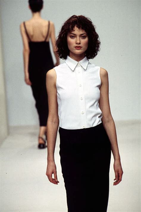 shalom harlow 90s style.